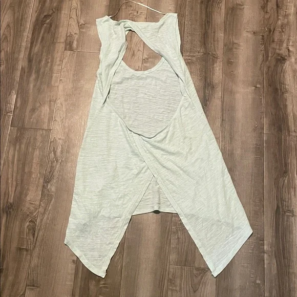 Open Back Fox Tank - Picture 2 of 3